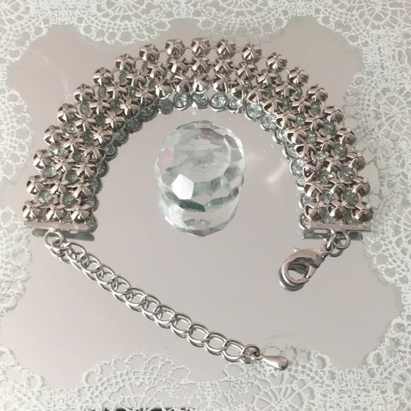 ✨Sale✨Diamanté bracelet - Picture 3 of 3